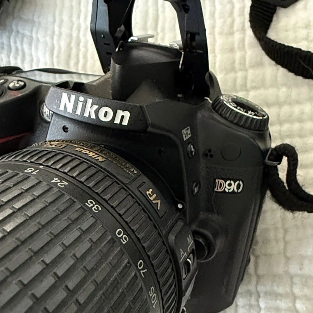 Nikon Black DSLR Camera with Lens and Charger